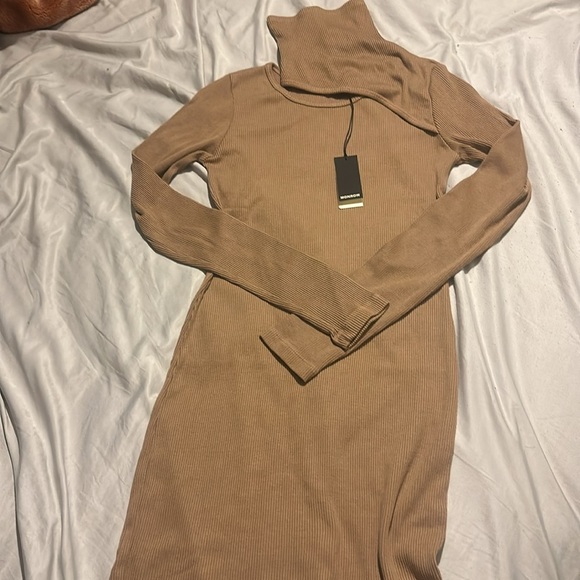NWT Monrow Turtleneck Dress in Latte - Picture 11 of 12